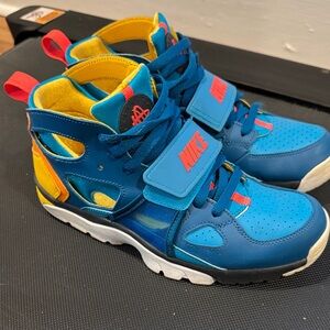 Nike Big Kids 7 sneaker